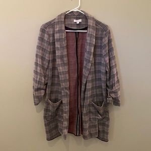 Candie’s pinkish grey long blazer